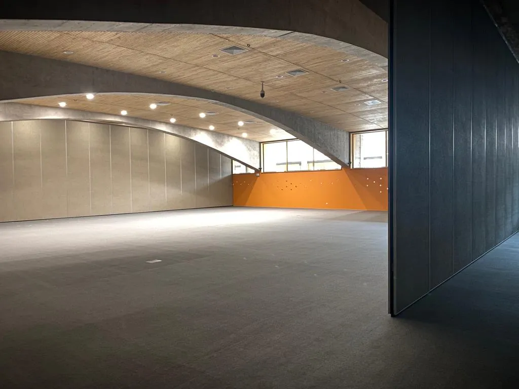 Centro Deportivo Universidad Católica — Educational Facilities operable partitions
