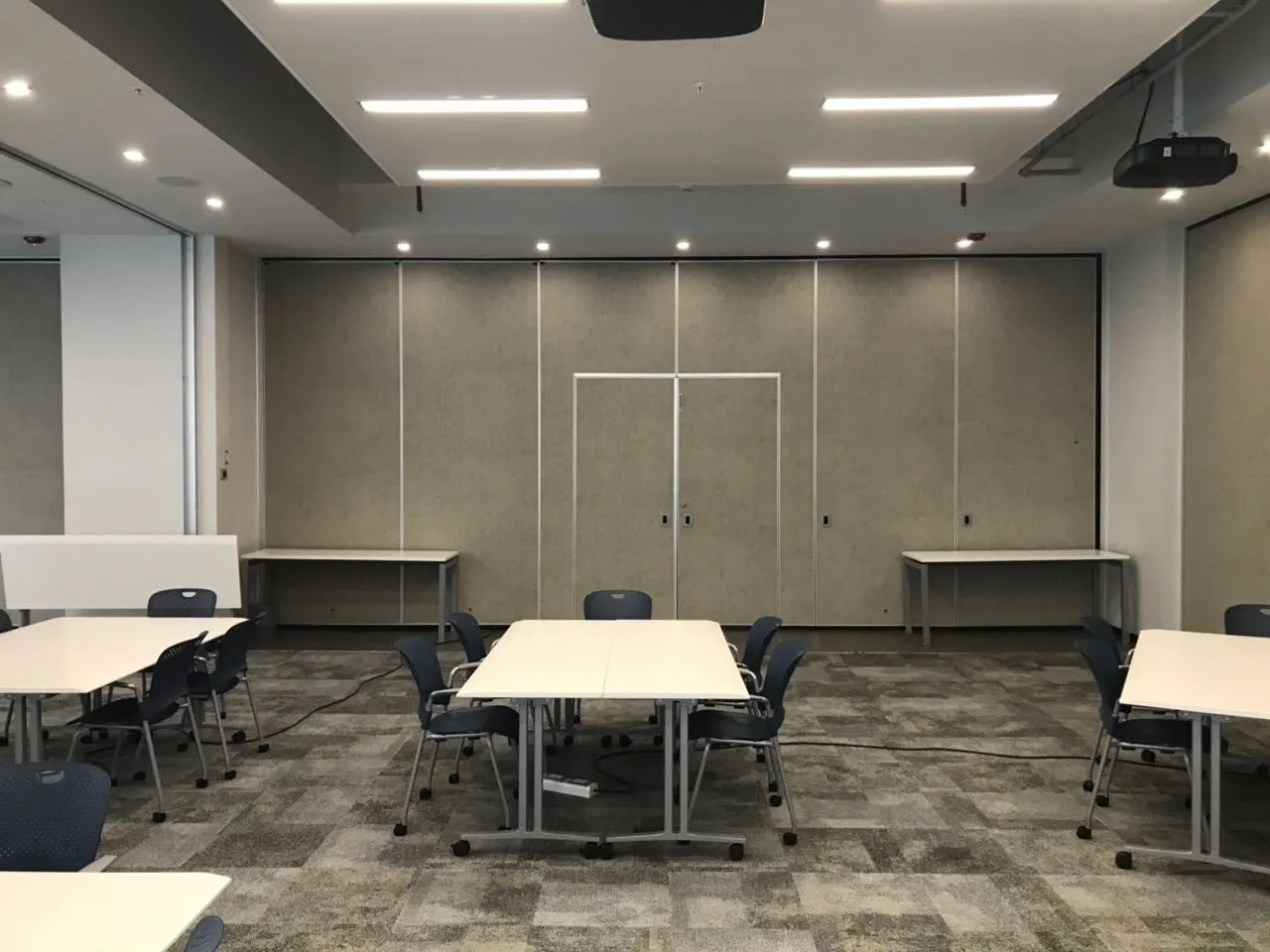 Consolidadora Chilena — Commercial operable partitions